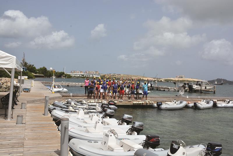 Aqua Fun Ride permite turistas dirigirem barco Aqua Fun Ride permite turistas dirigirem barco