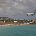 Aterrisagem de avião em Maho Beach