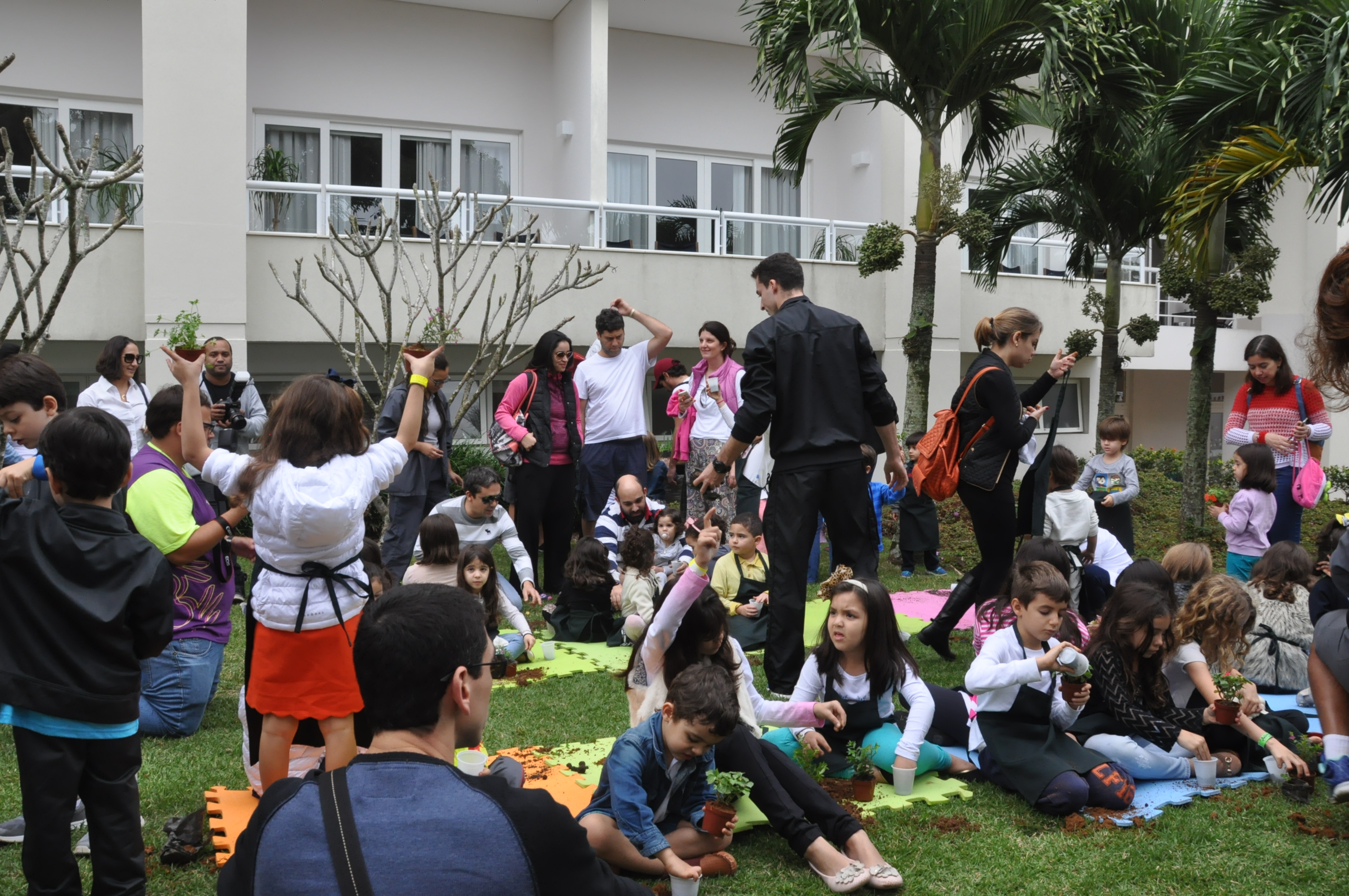 Oficina de jardinagem é uma das atividades da ação Oficina de jardinagem é uma das atividades da ação