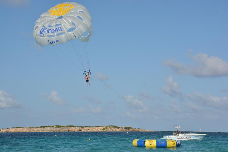 Paraseil em Orient Beach