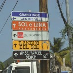 Placas no lado francês da ilha