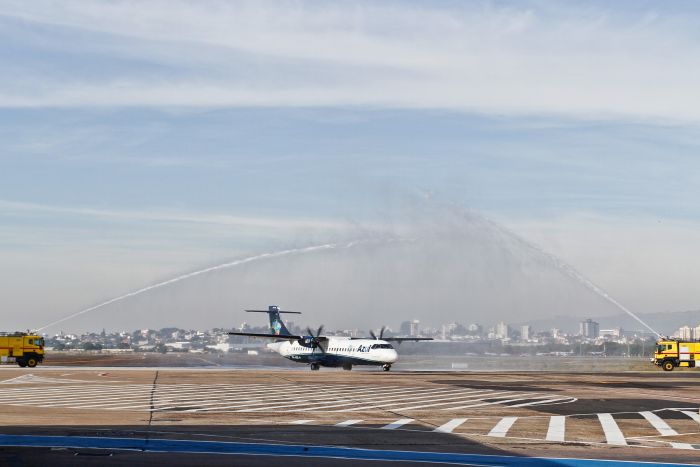 ATR 72-600 é batizado em Porto Alegre. Imagem: Joel Vargas/PMPA