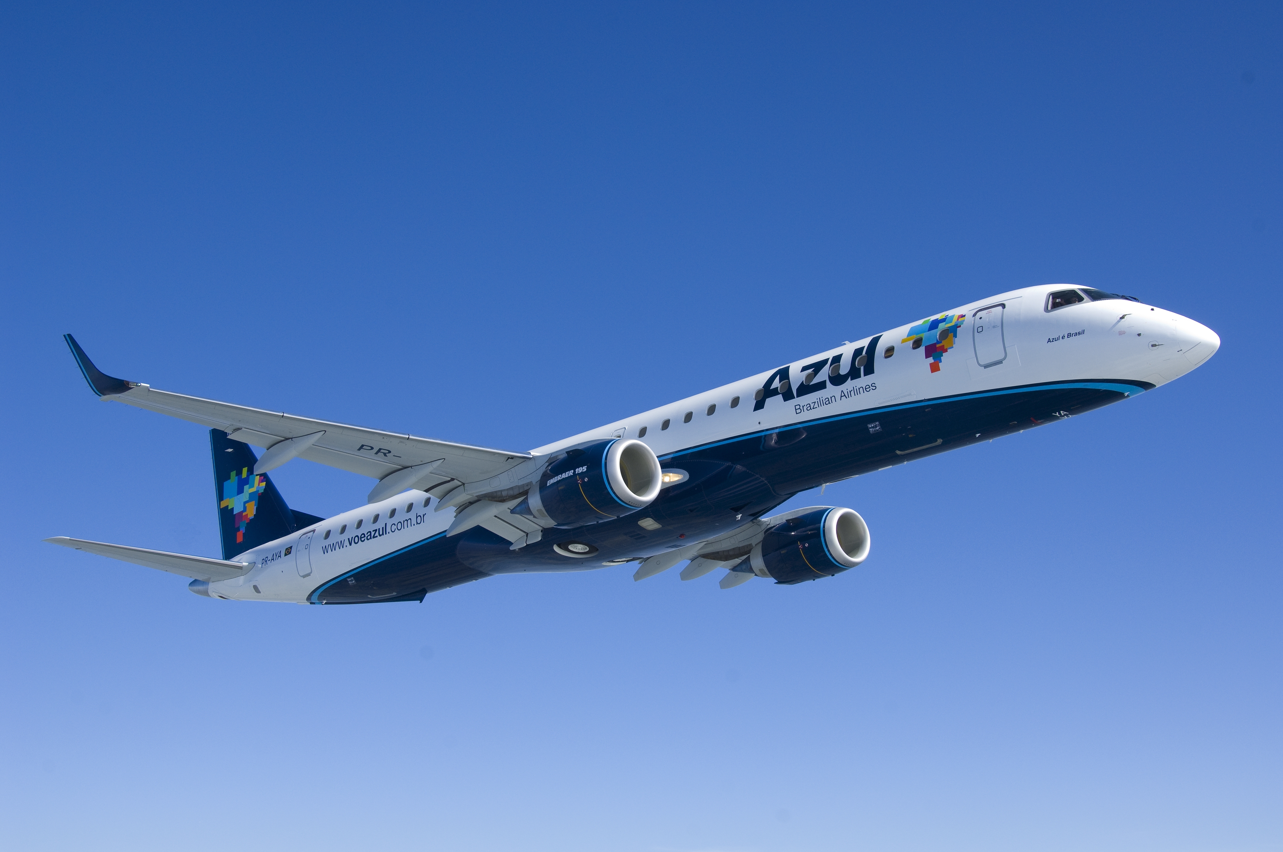 Resultado de imagem para azul Skytrax World Airline