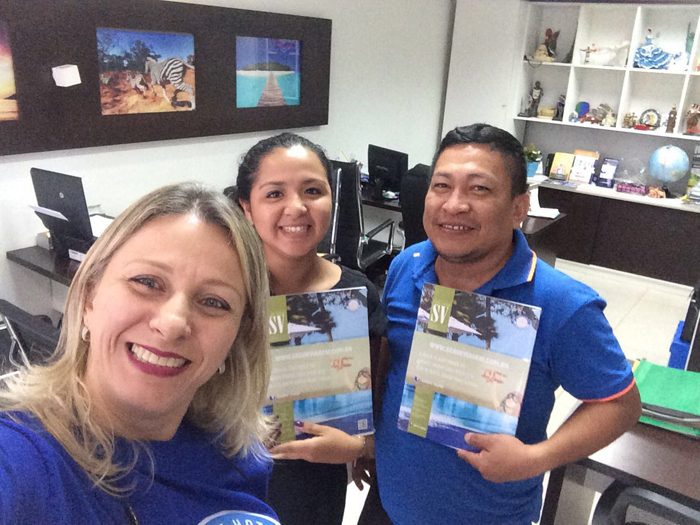 Manaus - Katia Canella (executiva de Vendas do Grupo Trend) com os agentes Renata Souza e Sandro Palheta (Agência Alta Estação)