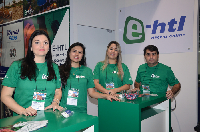 Adriana Senatore, Hellena Oliveira, Renata Rocha, e Alessandro Pissoco, da e-htl