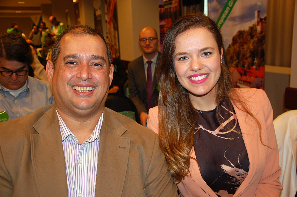Adriano Gomes e Bruna Castro, da CVC Adriano Gomes e Bruna Castro, da CVC