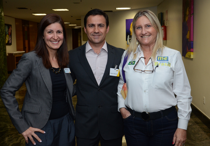 Andrea Gabel, da ST Pete ClearWater, Rogerio Mendes, da CVC, e Rosa Masgrau, do M&E