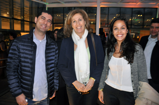 André Lima, da Braztoa, com Lucila e Carolina Nedelciu, da Raidho