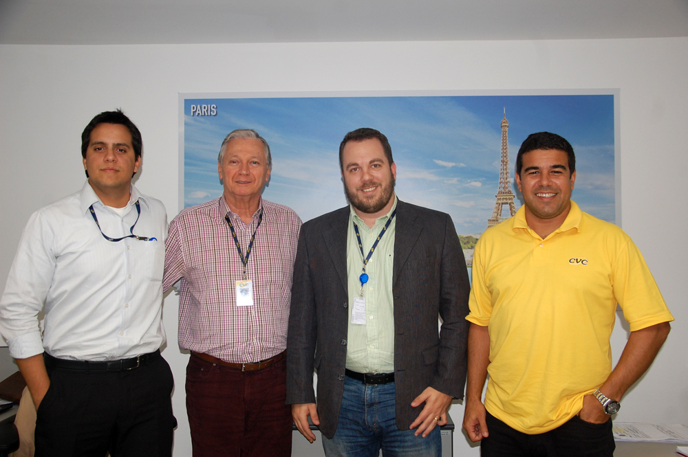 Bernardo Ramos, promotor Circuitos CVC, Roberto Bessi, ger. regional, Leonardo Fonseca, supervisor de Produtos e Marcus Viana, ger Bernardo Ramos, promotor Circuitos CVC, Roberto Bessi, ger. regional, Leonardo Fonseca, supervisor de Produtos e Marcus Viana, ger