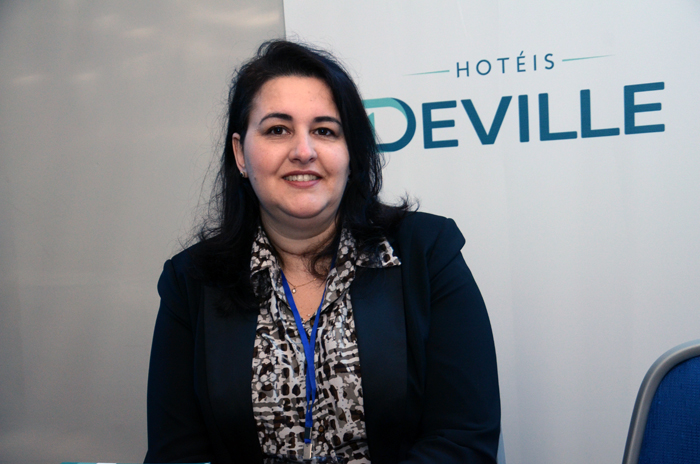 Cristiane Siqueira, do Deville Hotéis
