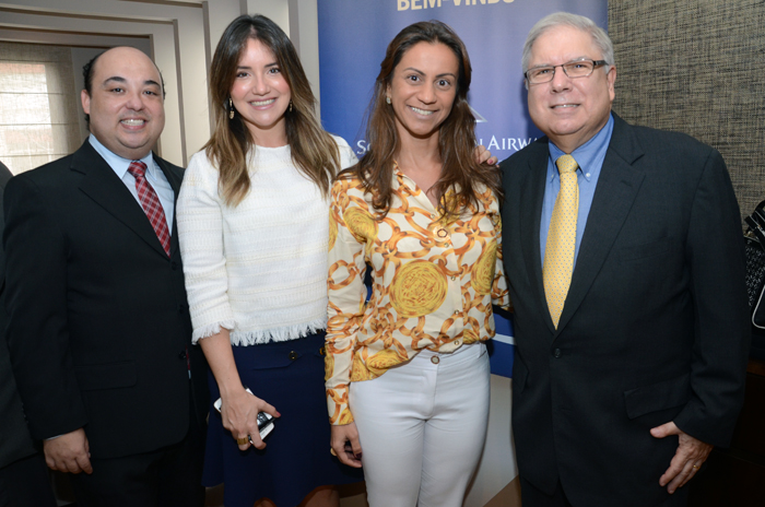 Cássio Lucas e Carolina Oricchio, da SAA, com Juliana Abrantes, da Esferatur, e Richard Karol, da Wings