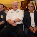 Eliseu Barros, do Marina Park Hotel, Roy Taylor, do M&E, e Arialdo Pinho, secretário de Turismo do Ceará