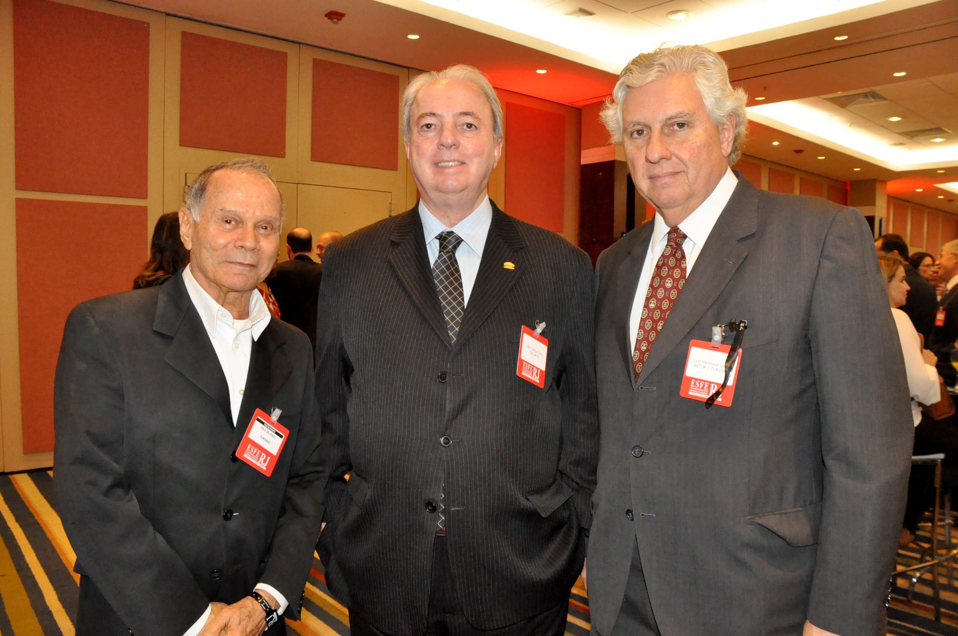 Erly de Jesus e Luiz Henrique Garcia, da Setur-RJ, com Nilo Sergio Felix, secretário de turismo do RJ Erly de Jesus e Luiz Henrique Garcia, da Setur-RJ, com Nilo Sergio Felix, secretário de turismo do RJ