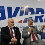 Evandro Oliveira, presidente da Avirrp, com Márcio Santiago, do Ribeirão Preto CVB