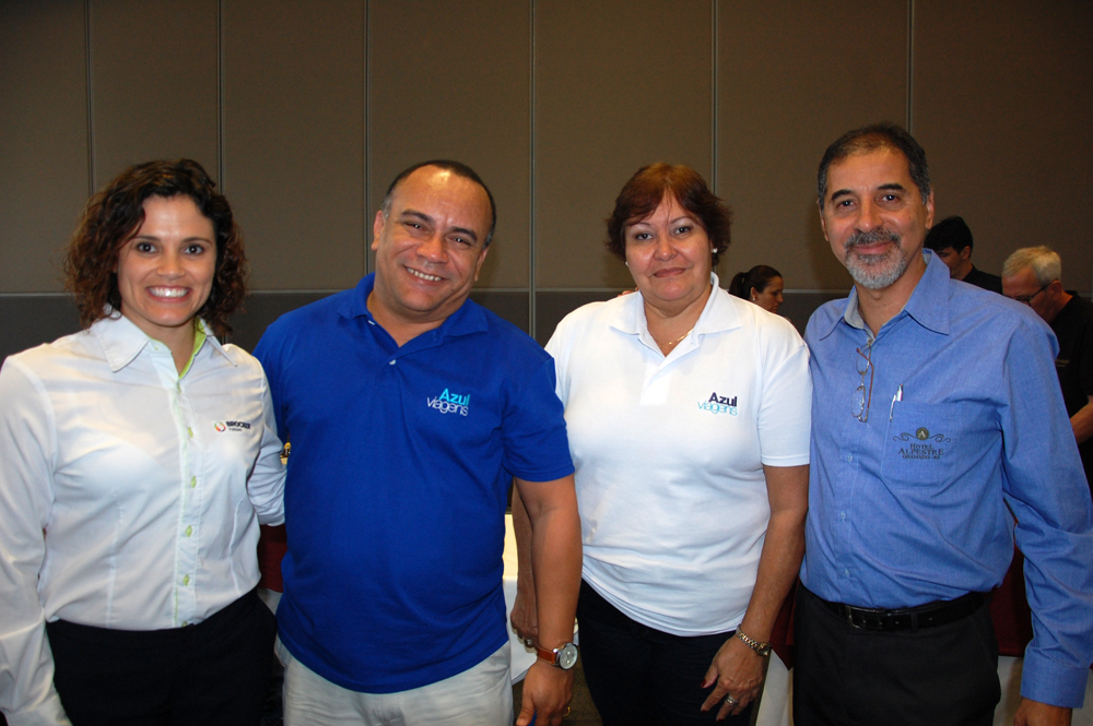 Fernanda Meinerz da Brocker Turismo com Maximo Farah e Vera Clemente, da Azul Viagens Fernanda Meinerz da Brocker Turismo com Maximo Farah e Vera Clemente, da Azul Viagens