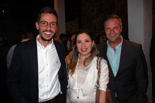 Fávio Corrêa e Scarlett Lima, da Teresa Perez, com Simon Mayle, da Travel Week Fávio Corrêa e Scarlett Lima, da Teresa Perez, com Simon Mayle, da Travel Week