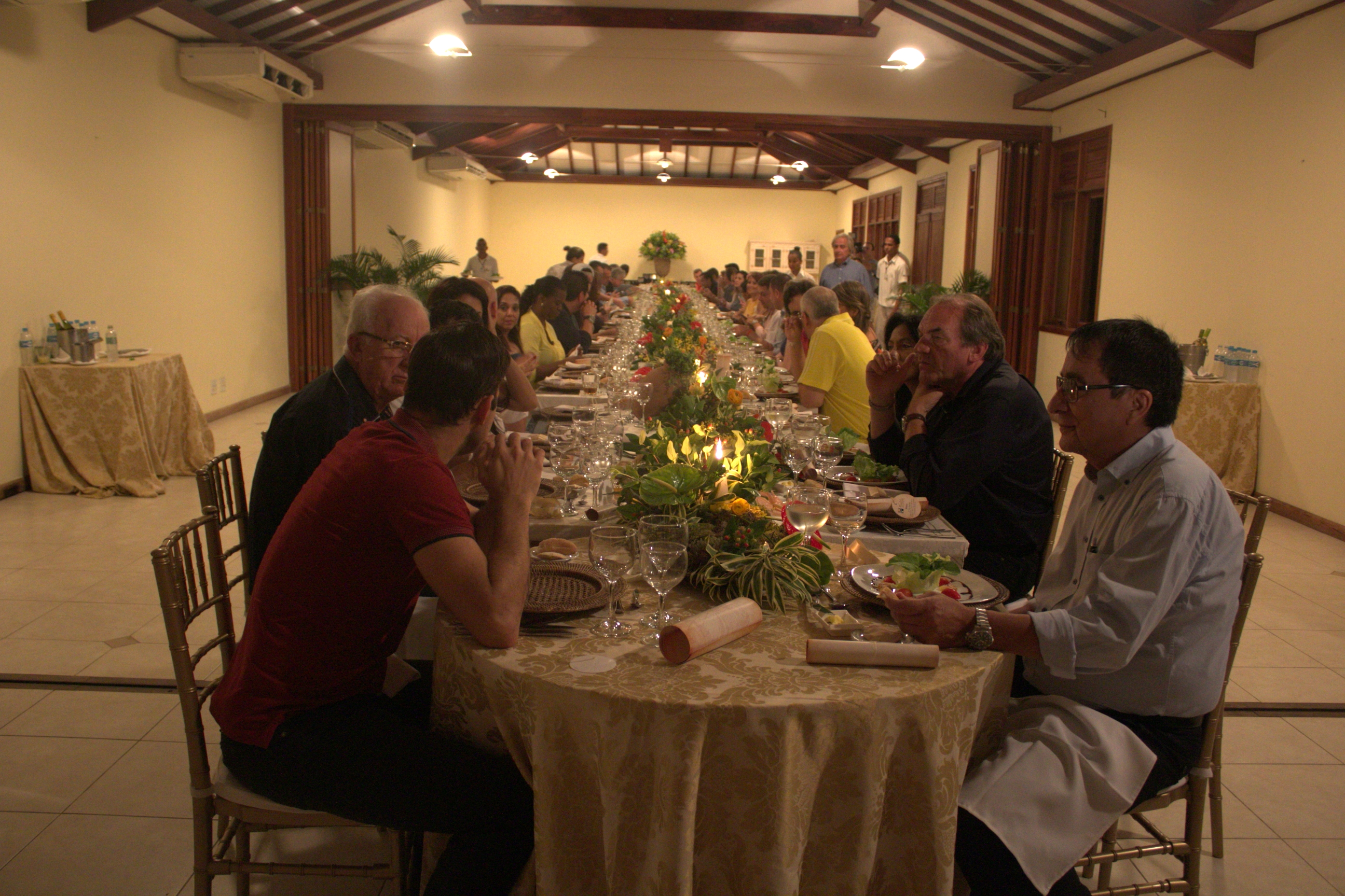 Jantar promovido para 50 parceiros do Costa brasilis Jantar promovido para 50 parceiros do Costa brasilis