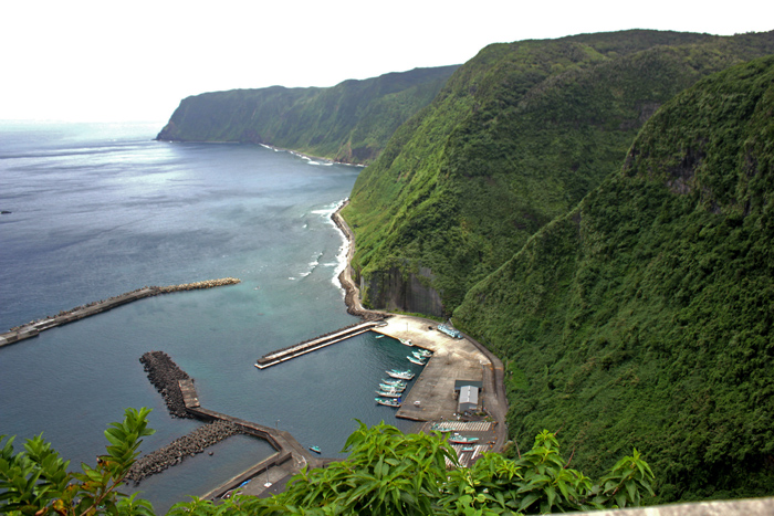 Ilha de Izu Seven, em Ogasawara (Foto: © TCVB) Ilha de Izu Seven, em Ogasawara (Foto: © TCVB)