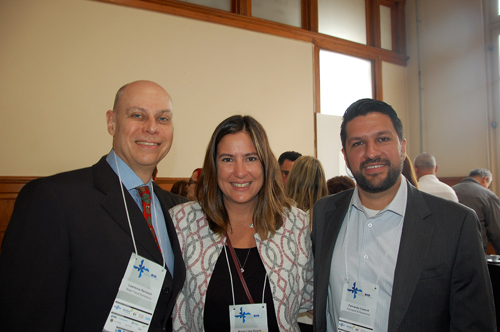 Lawrence Reinisch com Bruna Duarte e Fernando Cassuli, da rede Marriot