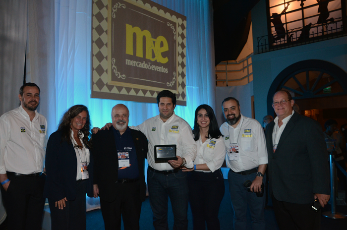M&E recebe homenagem da Avirrp M&E recebe homenagem da Avirrp
