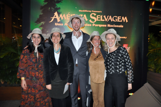 Max Lowe, um dos protagonistas do filme, com Luciana Fernandes, do M&E, Renata Saraiva, do Brand USA, Mari Masgrau, do M&E, e Carolina Cordioli, do Brand USA Max Lowe, um dos protagonistas do filme, com Luciana Fernandes, do M&E, Renata Saraiva, do Brand USA, Mari Masgrau, do M&E, e Carolina Cordioli, do Brand USA