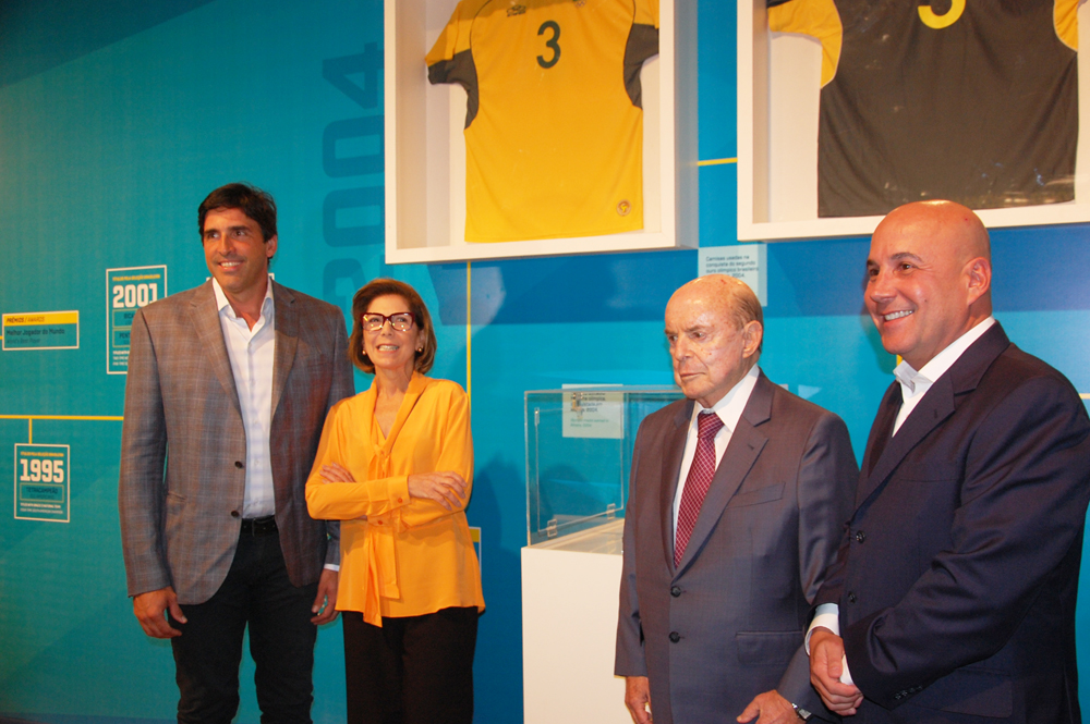Giovane Gavio, jogador de vôlei, Maria Lúcia Jardim, esposa de Pezão, governador em exercício Francisco Dornelles e Orlando Diniz, presidente da Fecomércio RJ Giovane Gavio, jogador de vôlei, Maria Lúcia Jardim, esposa de Pezão, governador em exercício Francisco Dornelles e Orlando Diniz, presidente da Fecomércio RJ