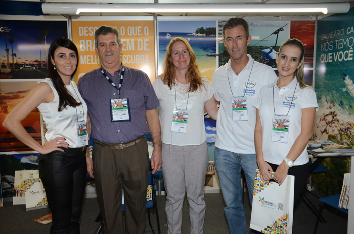 Patricia Rotta, do Hotel Sibara Flat, Edison Sanfelice, do Sanfelice Hotel, e Gorete Mengue, do Hotel Plaza Camboriu, Nagel Mello, da Sectur BC, e Ludiane Oliveira, do BC CVB Patricia Rotta, do Hotel Sibara Flat, Edison Sanfelice, do Sanfelice Hotel, e Gorete Mengue, do Hotel Plaza Camboriu, Nagel Mello, da Sectur BC, e Ludiane Oliveira, do BC CVB