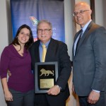 Richard Karol, da Wings, entre Fernanda Palhares e Altamiro Medici, da SAA