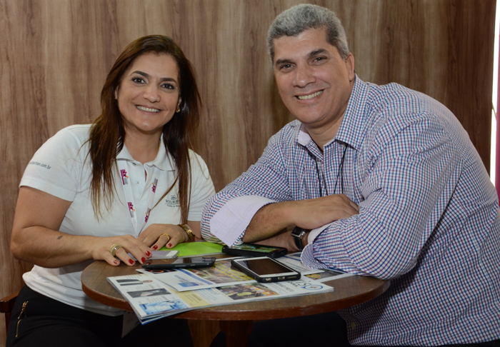 Roângela Morales, do Bourbon, e Luis Carlos Borges, da North America Roângela Morales, do Bourbon, e Luis Carlos Borges, da North America