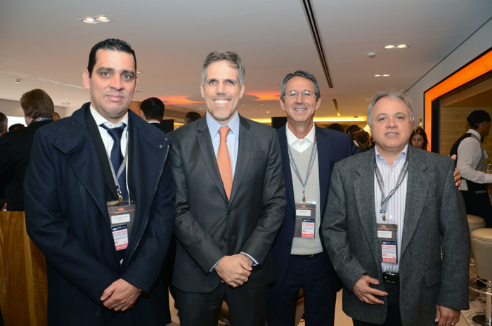Siderley Santos, da Maringá Turismo, Paulo Kakinoff, presidente da Gol, Eloi D'Avila de Oliveira, da Flytour, e Carlos Prado, da Tour House Siderley Santos, da Maringá Turismo, Paulo Kakinoff, presidente da Gol, Eloi D'Avila de Oliveira, da Flytour, e Carlos Prado, da Tour House