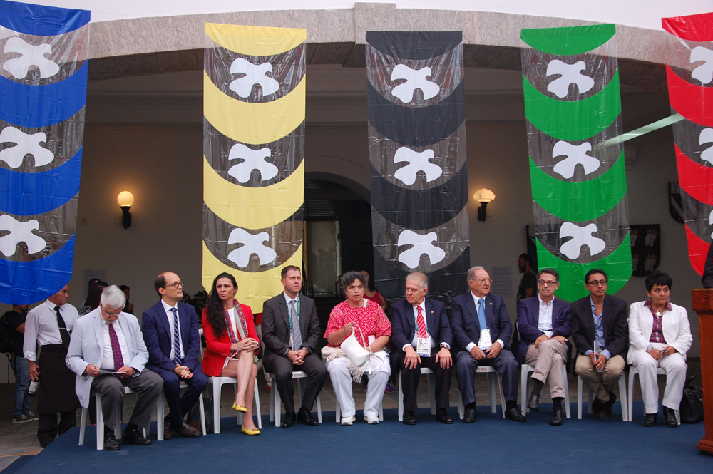 Solenidade de abertura com autoridades Solenidade de abertura com autoridades