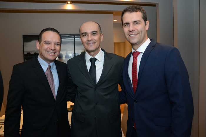Vicente Pereira Brasil, da CVC, Franklin Gomes, da SAA, e Márcio Mansur, da SkyTeam