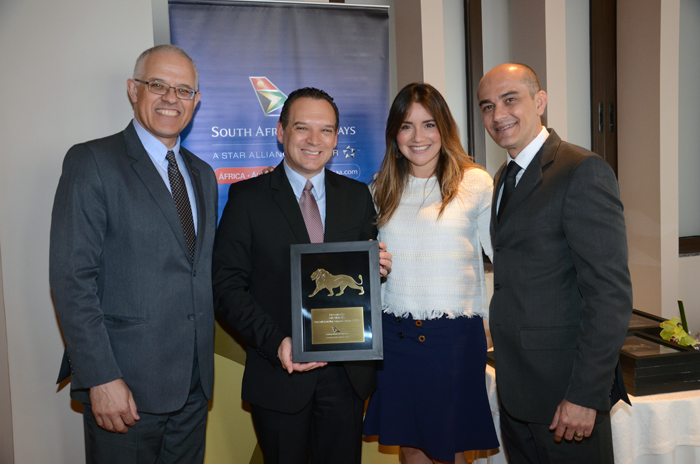 Vivente Pereira Brasil, da CVC, entre Altamiro, Carolina Oriccho e Franklin Gomes, da SAA