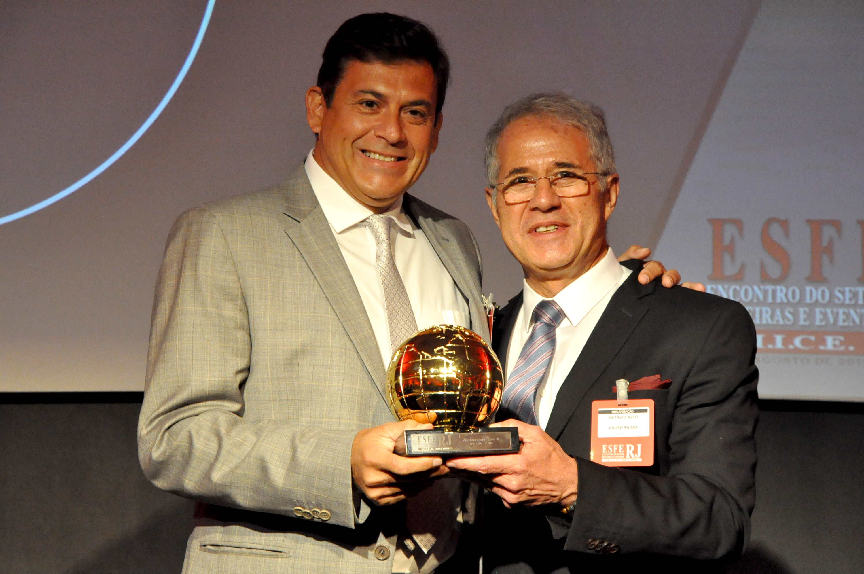 Washington Barros, da BBC, com Octavio Neto, do Grupo Radar Washington Barros, da BBC, com Octavio Neto, do Grupo Radar