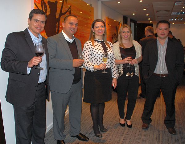 Ariel Couto, diretor de commercial lines, Celso Andrade, gerente comercial da April Brasil, Carla Tardone, coordenadora de projetos-viagem, Thatiane Sanches, analista de projetos Jr., Paulo Takishita, analista de projetos, todos da QBE Brasil