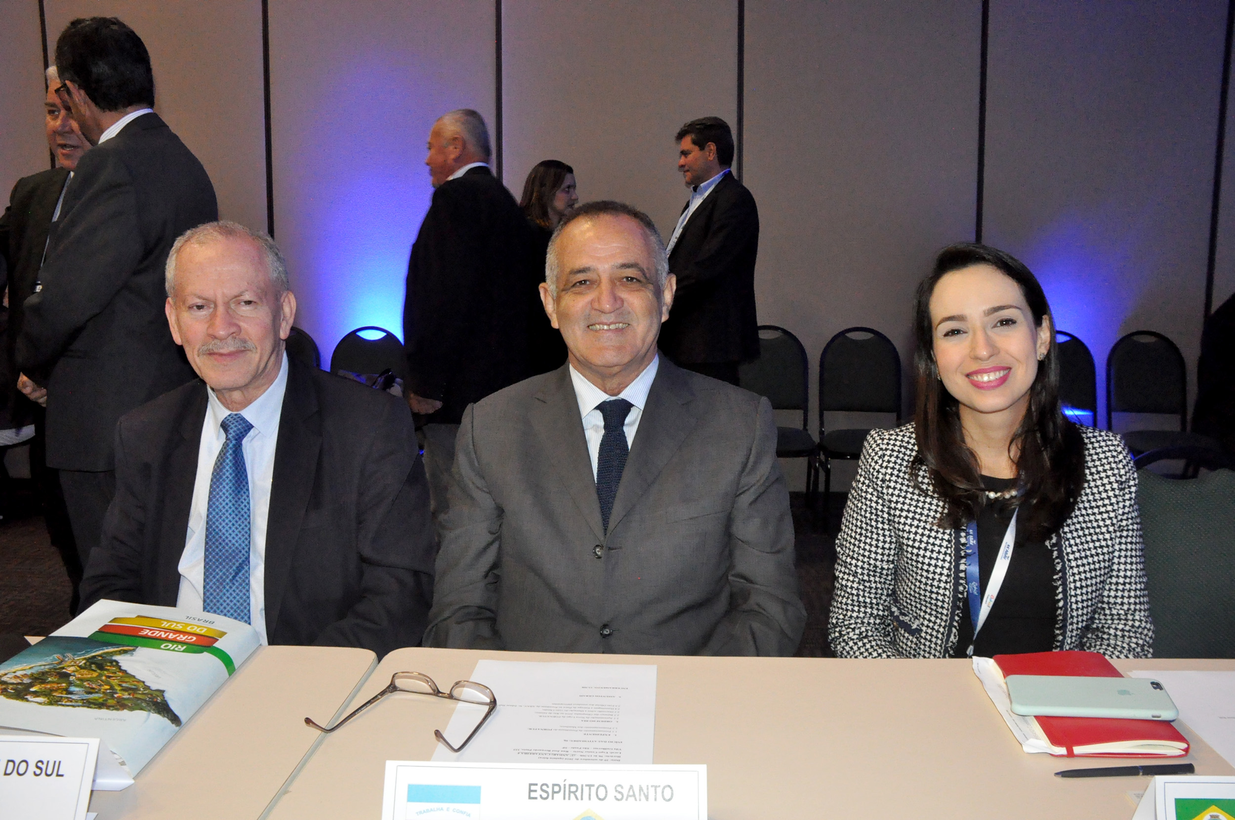 Abdon Barreto, da Setur-RS, José Sales Filho, secretário de Turismo do ES, e Luciana Lobo, da Setur-CE