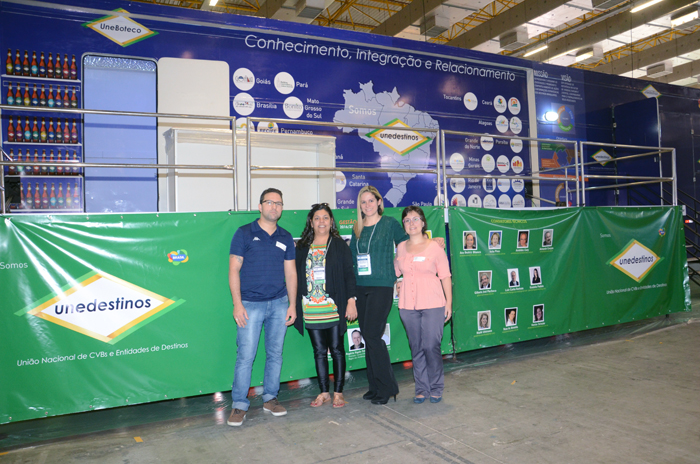 Adilson Souza, Roselaine Dantas, Aline Moretto e Fernanda, da Unedestino