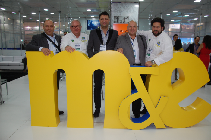 Alberto Cestrone, da Infinity Blue, Roy Taylor, do M&E,Daniel Bertran, da TipGroup Uruguai, Luiz Calle, da Infinity Blue, e Vitor Bauab do M&E Alberto Cestrone, da Infinity Blue, Roy Taylor, do M&E,Daniel Bertran, da TipGroup Uruguai, Luiz Calle, da Infinity Blue, e Vitor Bauab do M&E
