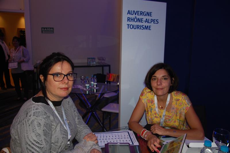 Alessandra Pacito, da Escape Tur, e Céline Gomes, do Turismo de Auvergne Rhône-Alpes