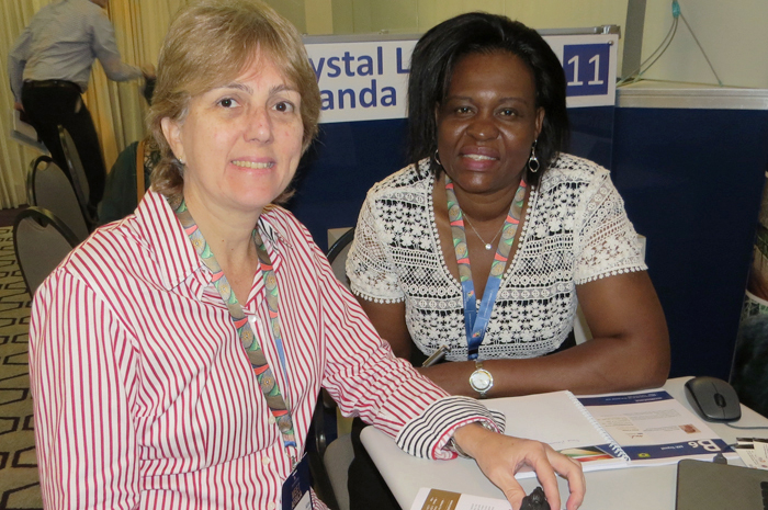 Aline Freitas, da MK Travel, e Christine Mwinike, da Crystal Lodges Uganda