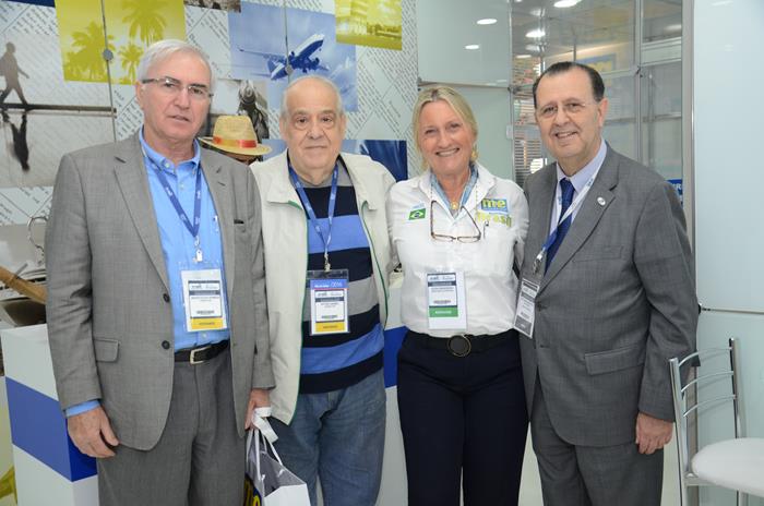 Anastácio Ramos e Vitor Daniel, da Fenactur, Rosa MAsgrau, do M&E, e Antonio Azevedo, vp da ICCABAV
