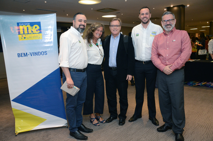 Anderson Masetto, Mari Masgrau e João Taylor, do M&E, com Mauricio Vianna, da Net Hospitalit e Clovis Casemiro, da IGLTA Anderson Masetto, Mari Masgrau e João Taylor, do M&E, com Mauricio Vianna, da Net Hospitalit e Clovis Casemiro, da IGLTA