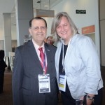 Antonio Azevedo, da Abav Nacional, com Annette Tauber, da Lufthansa