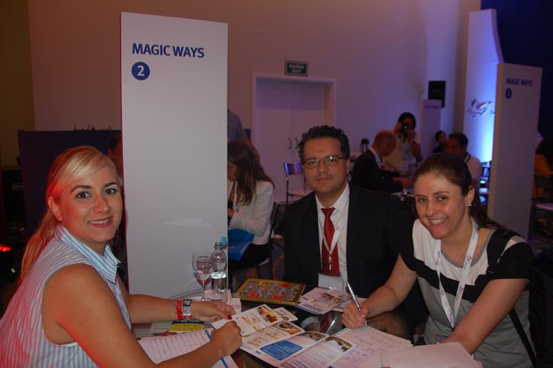 Camila Verjus, da Magic Ways, Alberto Baccarin, da Agaxtur, e Mel Lorenzo, da TUI Brasil