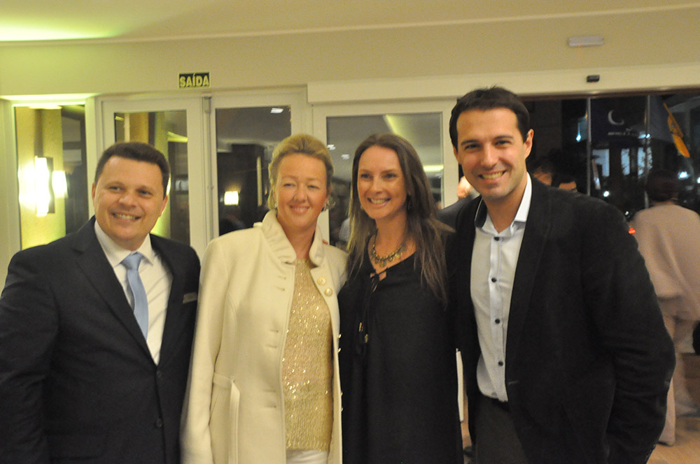 Carlos Marim e esposa com Eduardo Zorzanelo e Juliana Zorzanelo Carlos Marim e esposa com Eduardo Zorzanelo e Juliana Zorzanelo