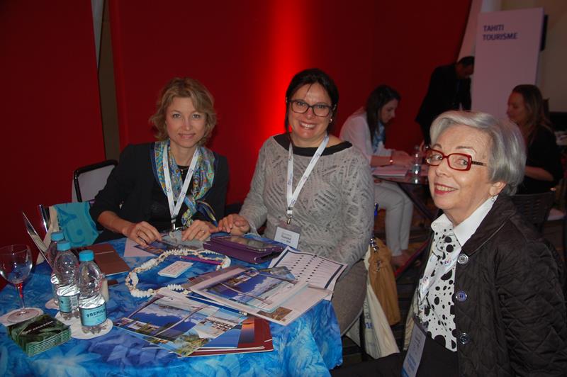 Caroline Putnoki, da Cap Amazon, representando os hotéis SPM, Alessandra Pacito, da Escape Travel, e Maria Helena Berenguer, da XTravel