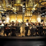 Chocolate Emporium está localizado no Citywalk ao lado do Hard Rock Café