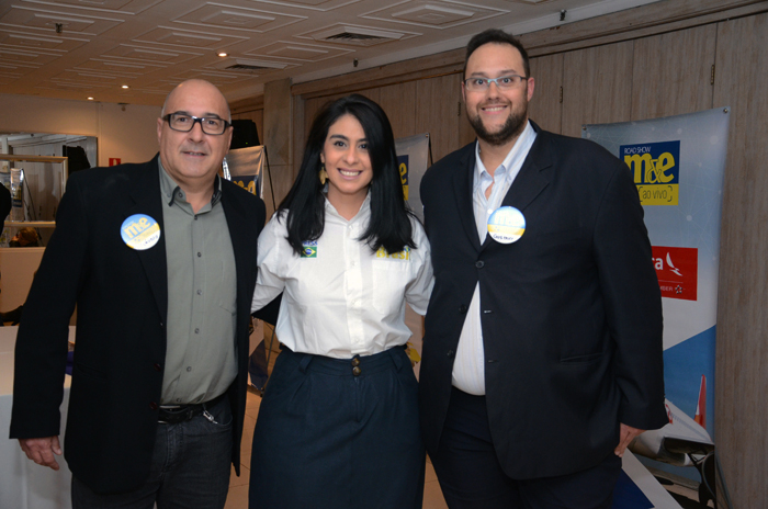Claudio Cunha, da Quebec Tur, Luciana Fernandes, do M&E, e Gustavo Pillar, da Pillar Turismo Claudio Cunha, da Quebec Tur, Luciana Fernandes, do M&E, e Gustavo Pillar, da Pillar Turismo