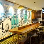 Plaza Premium Lounge é bem decorado e utiliza materiais de alta qualidade