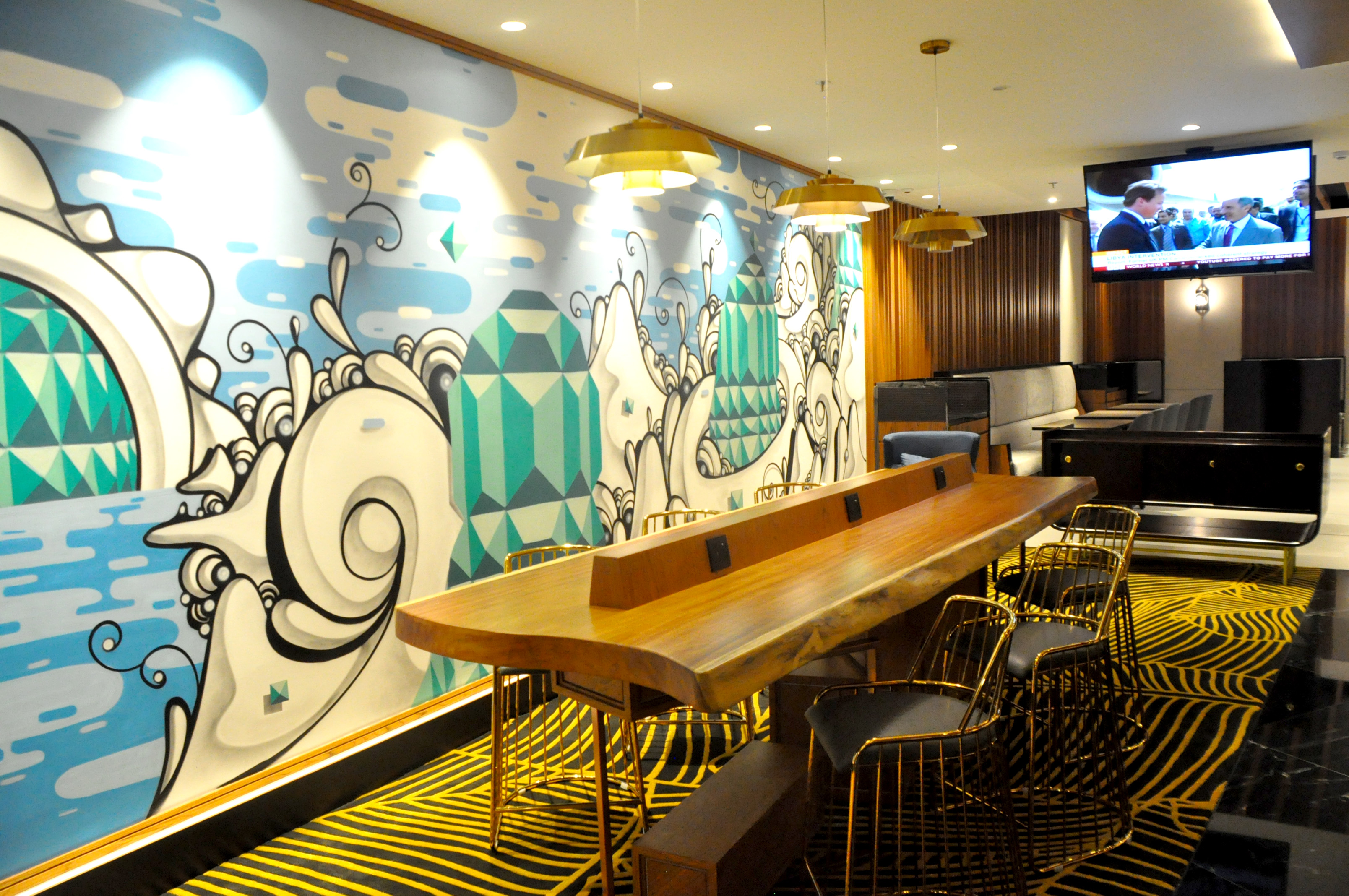 Plaza Premium Lounge é bem decorado e utiliza materiais de alta qualidade Plaza Premium Lounge é bem decorado e utiliza materiais de alta qualidade